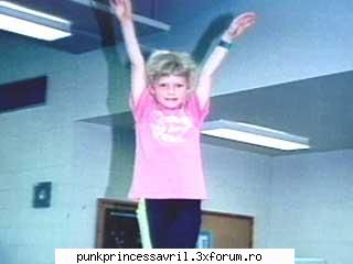 Avril Micutza - crede ca a facut gimnastica voi stiti ceva despre - Album foto