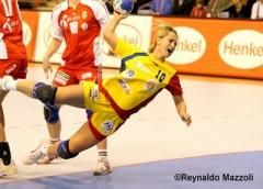 Da o nota vedetei - 9 ionela galca? (jucatoare de handbal ) - Jocuri