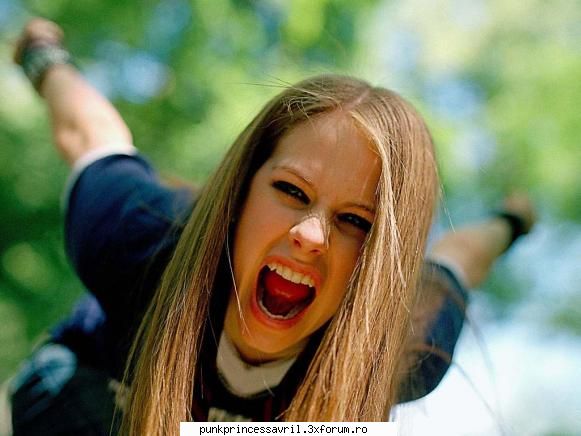 Poze Avril - 6 poze,crek am 1000 de poza q ea dar dak stau sa - Album foto