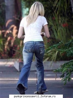 avril in viata de zi cu zi!!!! - punkdanutza - Album foto