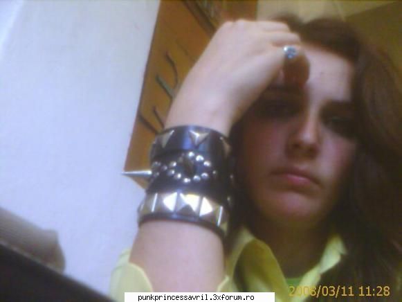 haideti sa ne cunoastem mai bine!!! - Lucy_loves_Avril - Despre noi