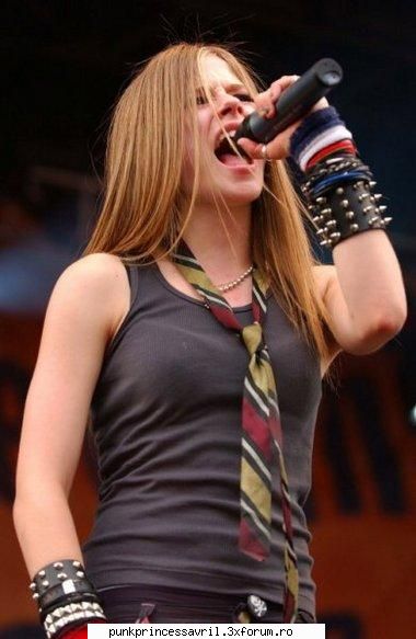 poze avril live!! - avril@me - Album foto