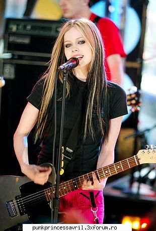 poze avril live!! - punkdanutza - Album foto