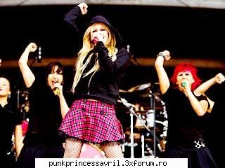 poze avril live!! - punkdanutza - Album foto