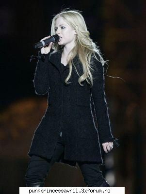 poze avril live!! - punkdanutza - Album foto