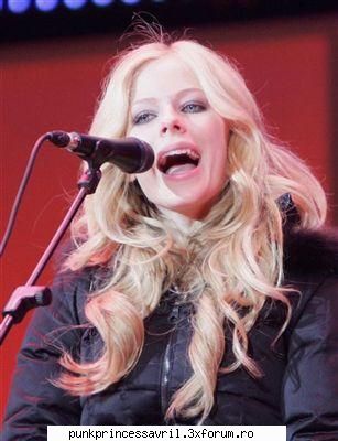 poze avril live!! - punkdanutza - Album foto