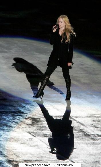 poze avril live!! - punkdanutza - Album foto