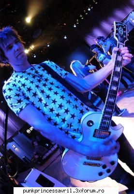 poze avril live!! - punkdanutza - Album foto