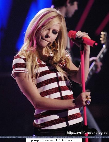 poze avril live!! - sh asta e asa d ...c0__Oo0LLLL - Album foto