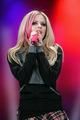 poze avril live!! - sh aici tot cu microfonu ei roz - Album foto